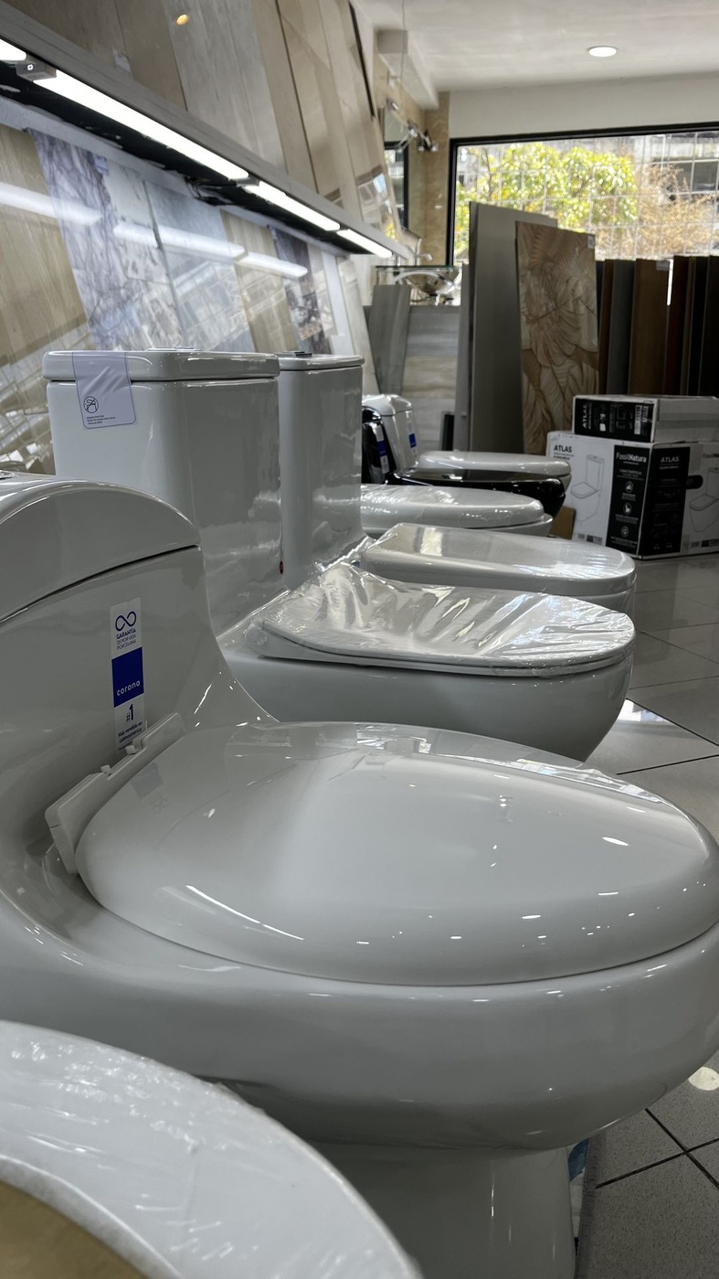 Línea de sanitarios y lavamanos